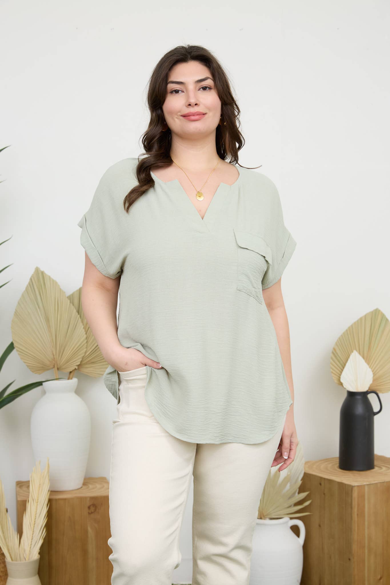 PLUS SPLIT NECK BACK BUTTON SHORT FOLD SLEEVE TOP