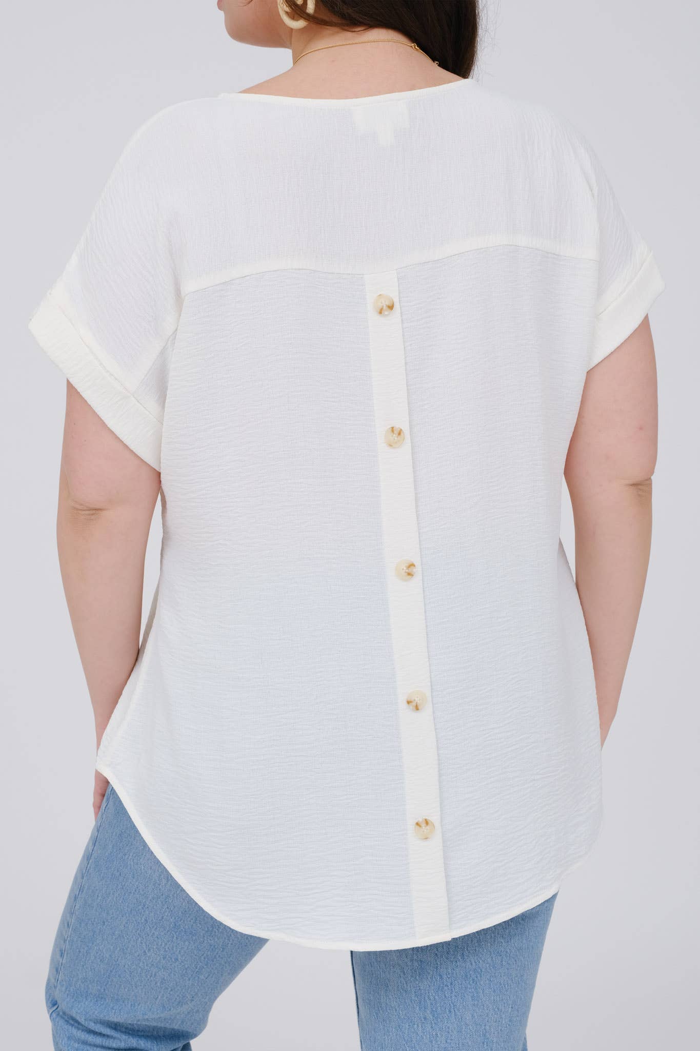 PLUS SPLIT NECK BACK BUTTON SHORT FOLD SLEEVE TOP