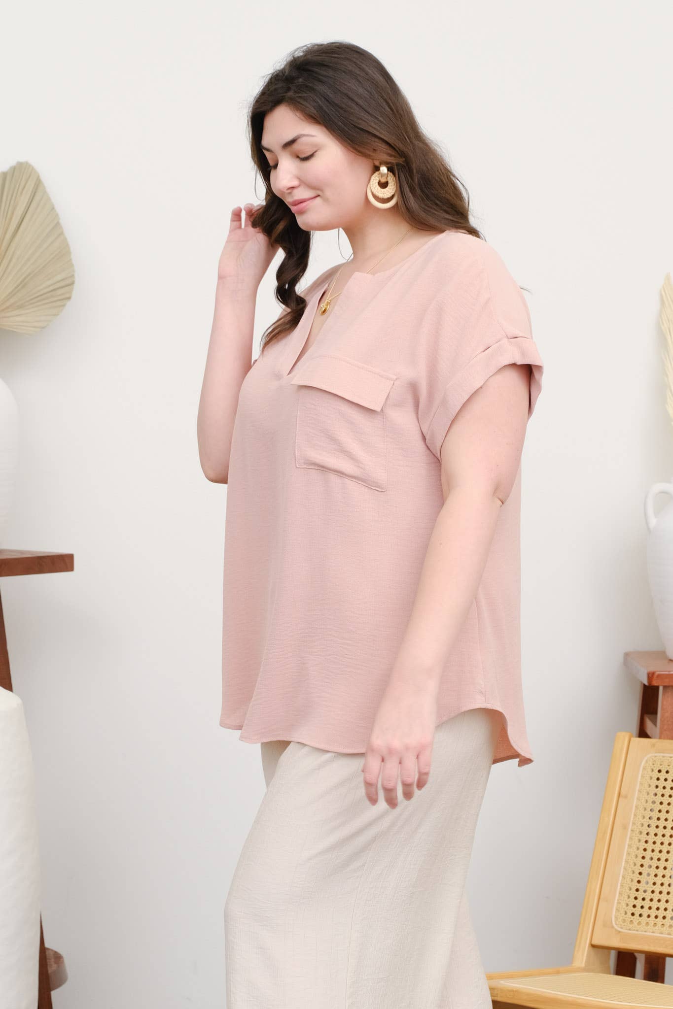 PLUS SPLIT NECK BACK BUTTON SHORT FOLD SLEEVE TOP