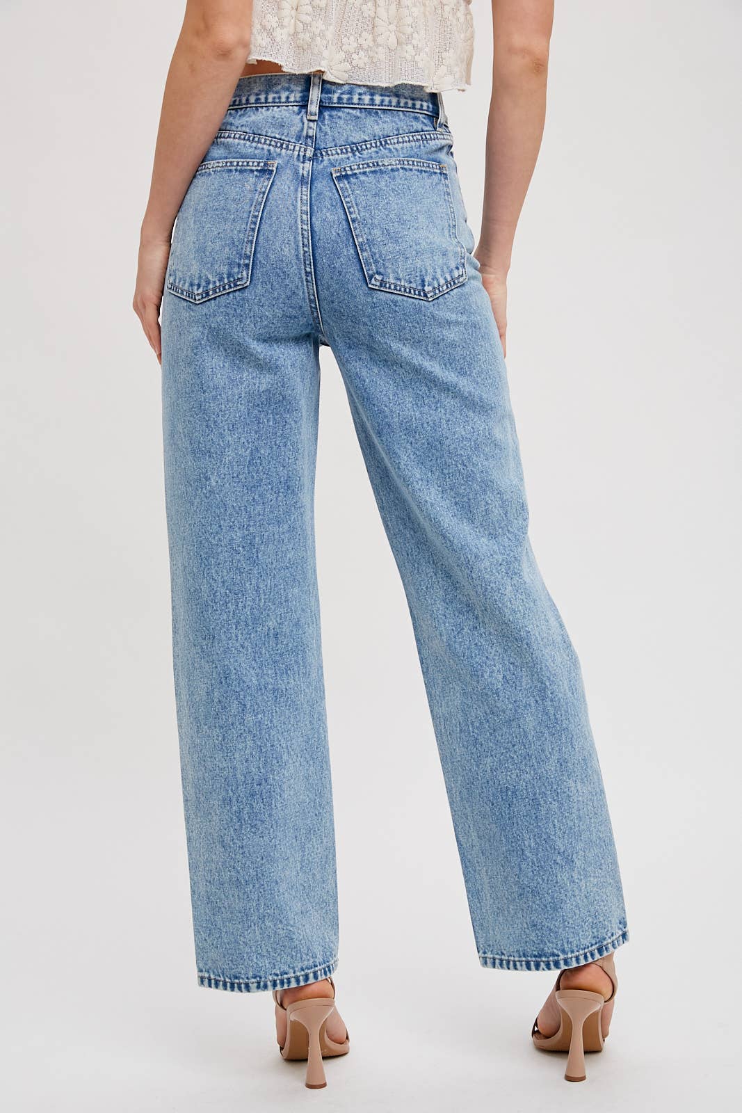 HIGH RISE DISTRESSED DENIM JEANS