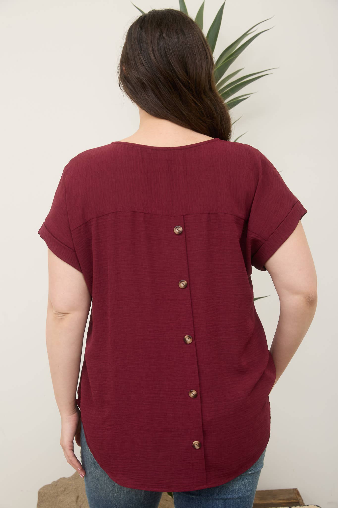 PLUS SPLIT NECK BACK BUTTON SHORT FOLD SLEEVE TOP