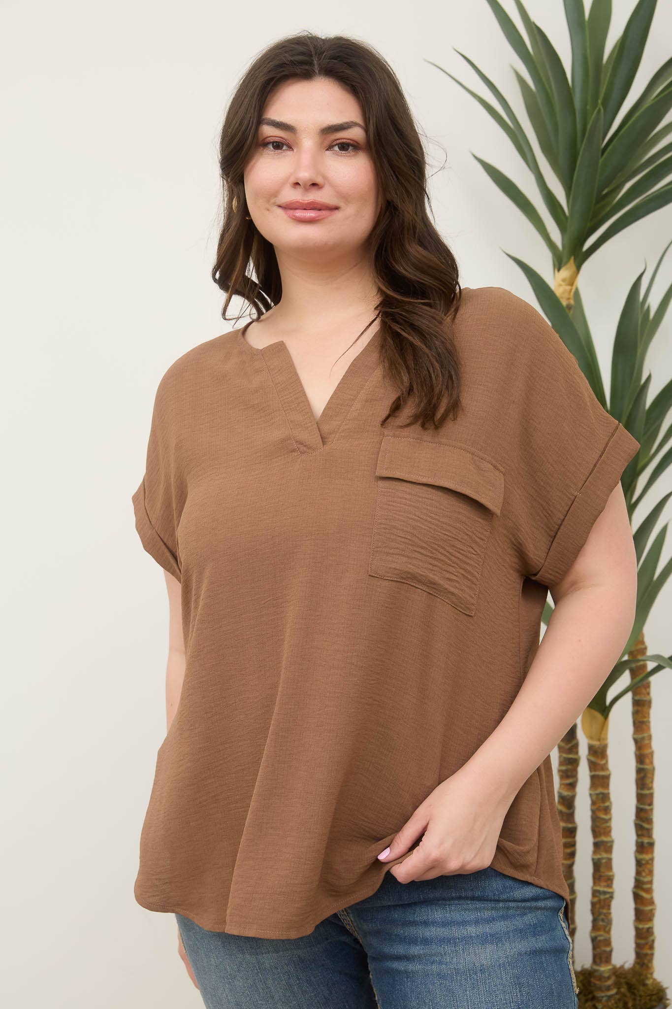 PLUS SPLIT NECK BACK BUTTON SHORT FOLD SLEEVE TOP