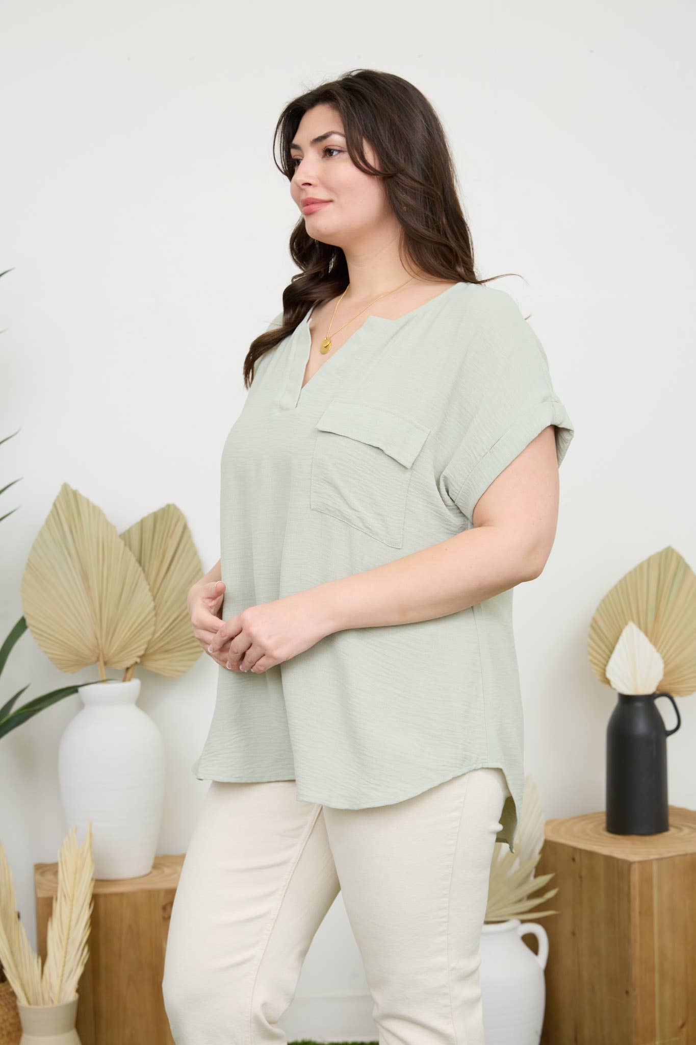 PLUS SPLIT NECK BACK BUTTON SHORT FOLD SLEEVE TOP