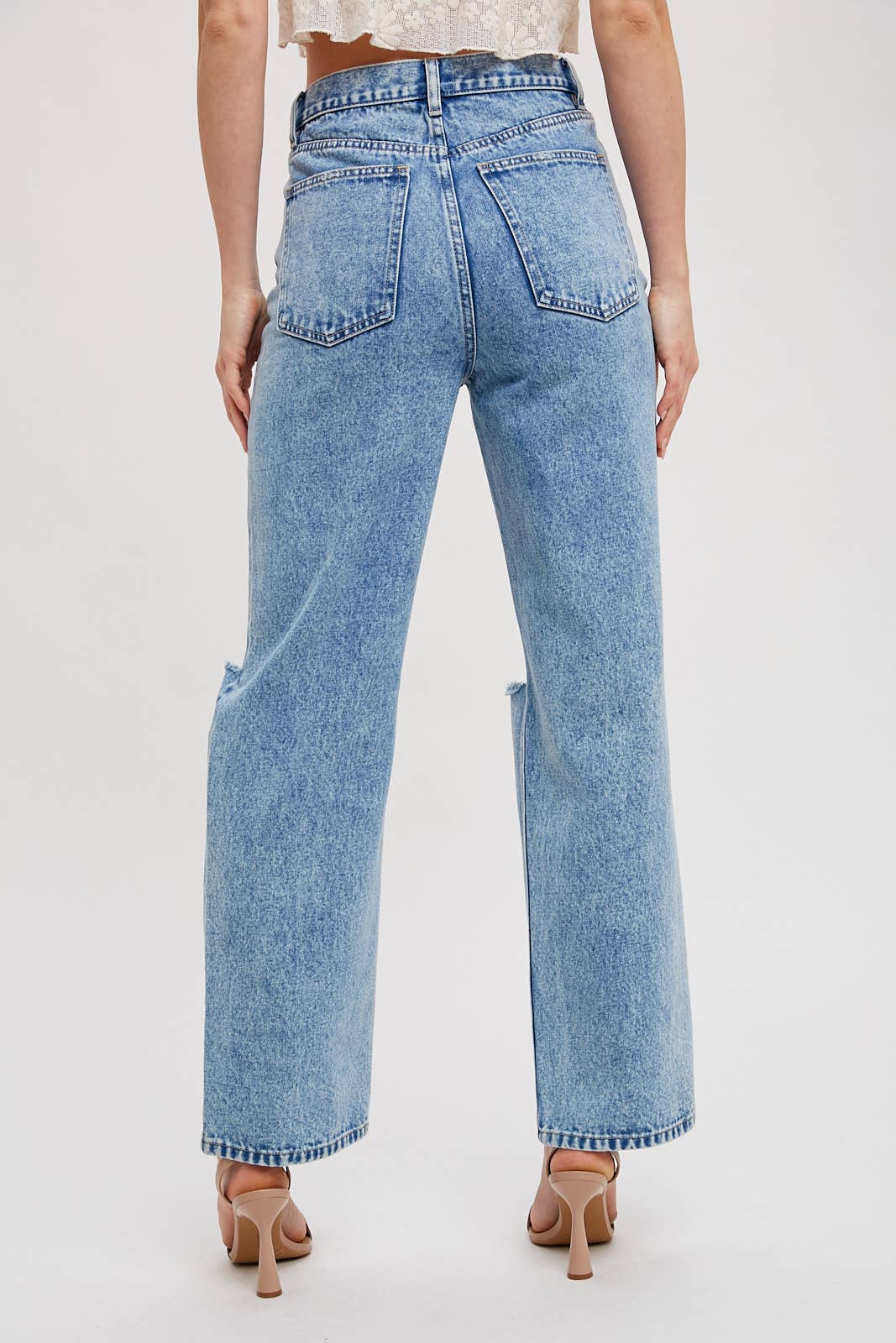 HIGH RISE DISTRESSED DENIM JEANS
