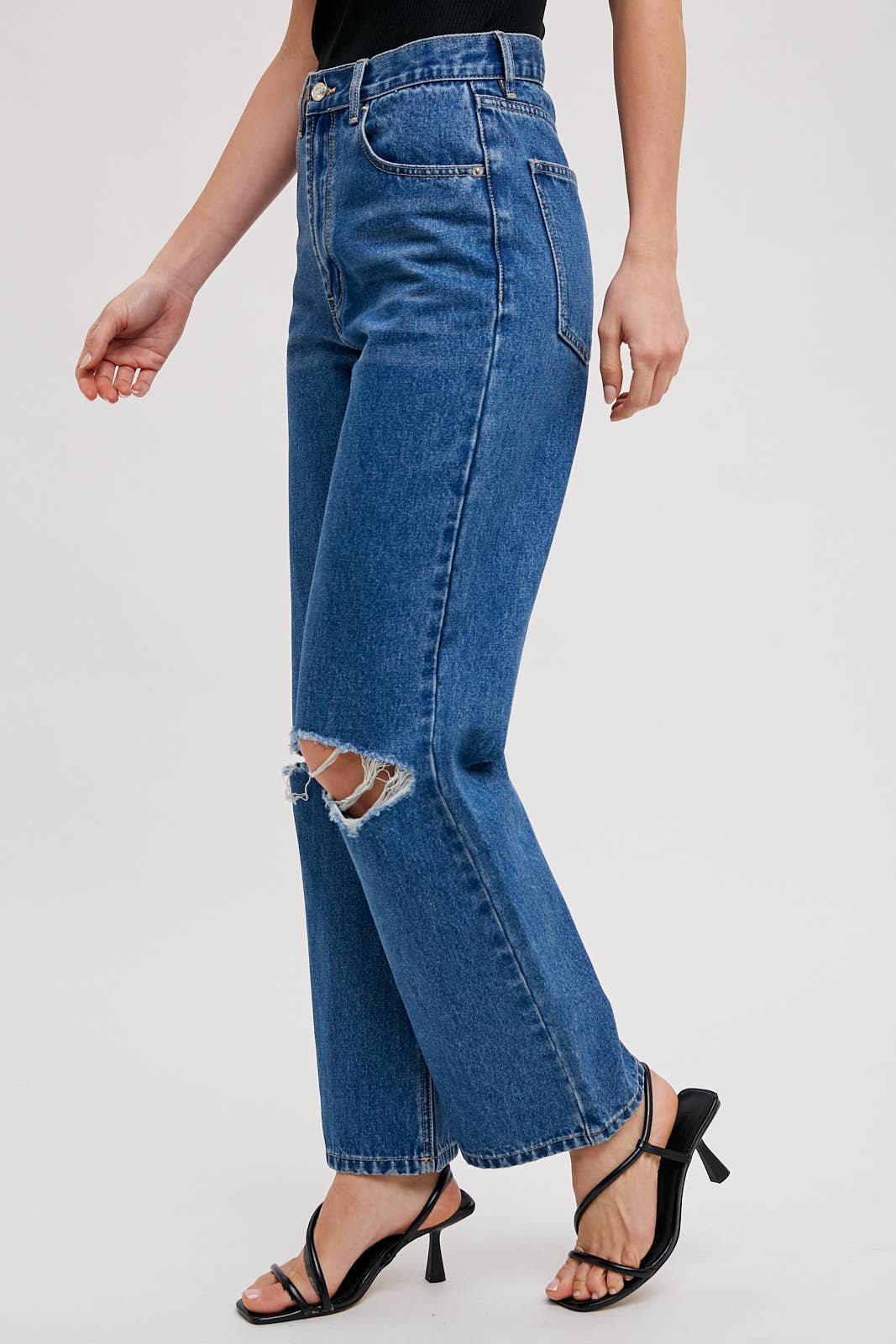 HIGH RISE DISTRESSED DENIM JEANS