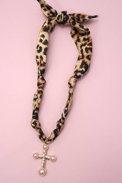 HANDMADE SCARF CHARM NECKLACE | 80N91790