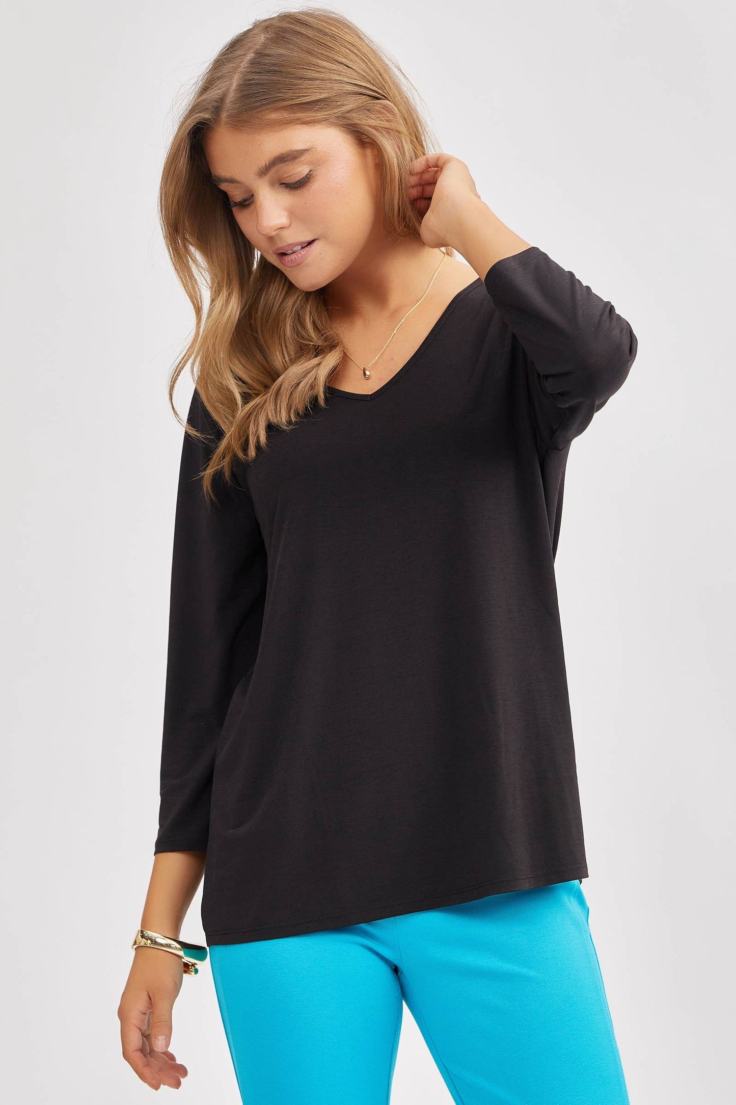 Classic Wrinkle-Free V-Neck Top SD-VNECK