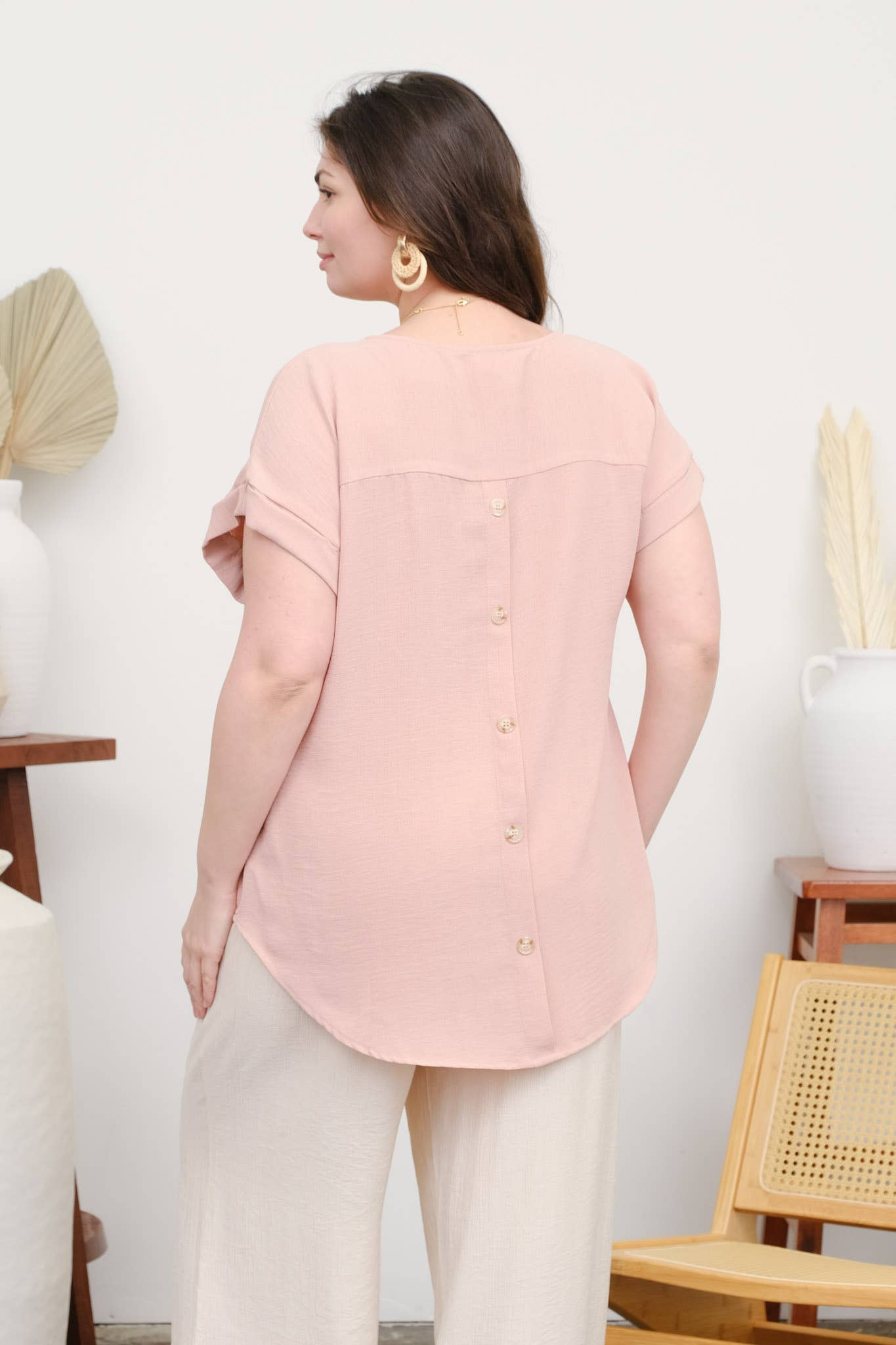 PLUS SPLIT NECK BACK BUTTON SHORT FOLD SLEEVE TOP