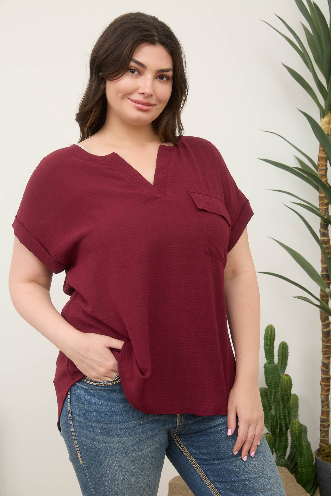 PLUS SPLIT NECK BACK BUTTON SHORT FOLD SLEEVE TOP