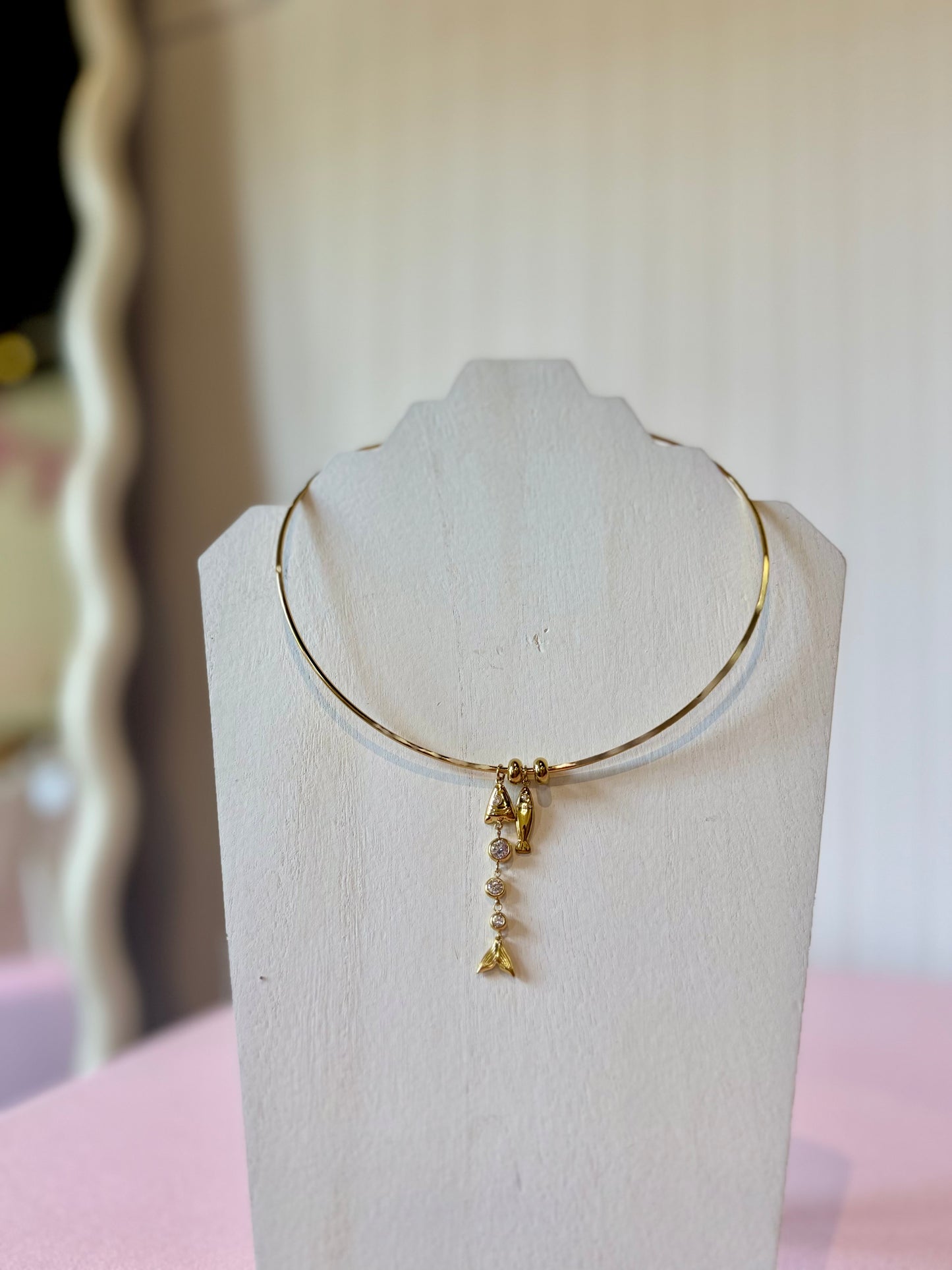 Reel Gold Choker